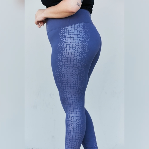 New Rae Mode Plus Size Microfiber Wide Waistband Leggings - Picture 4 of 4